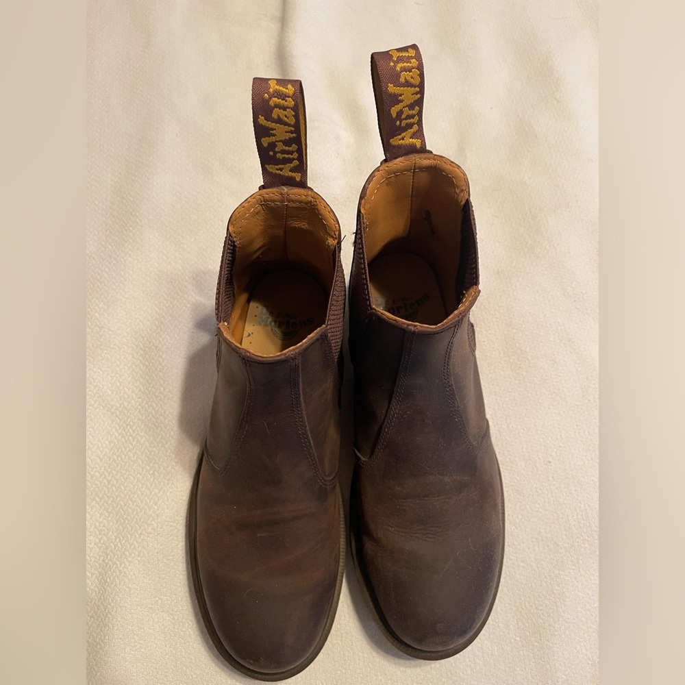 Dr. Marten’s 2976 CRAZY HORSE LEATHER CHELSEA BOOTS unisex, women’s sz 9 (UK7)